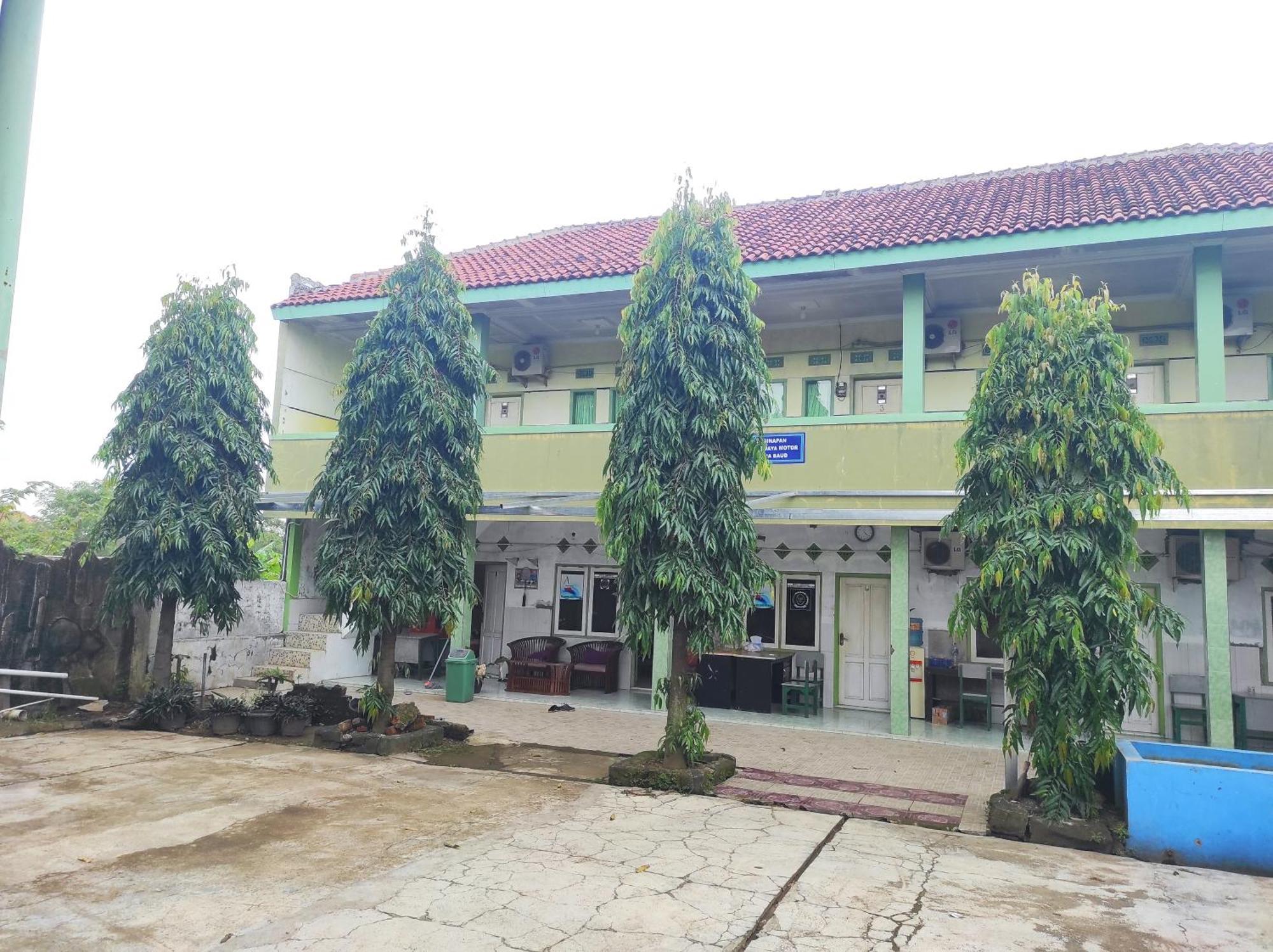 Oyo 90333 Wisma Tenang Jaya Syariah Majalengka Esterno foto