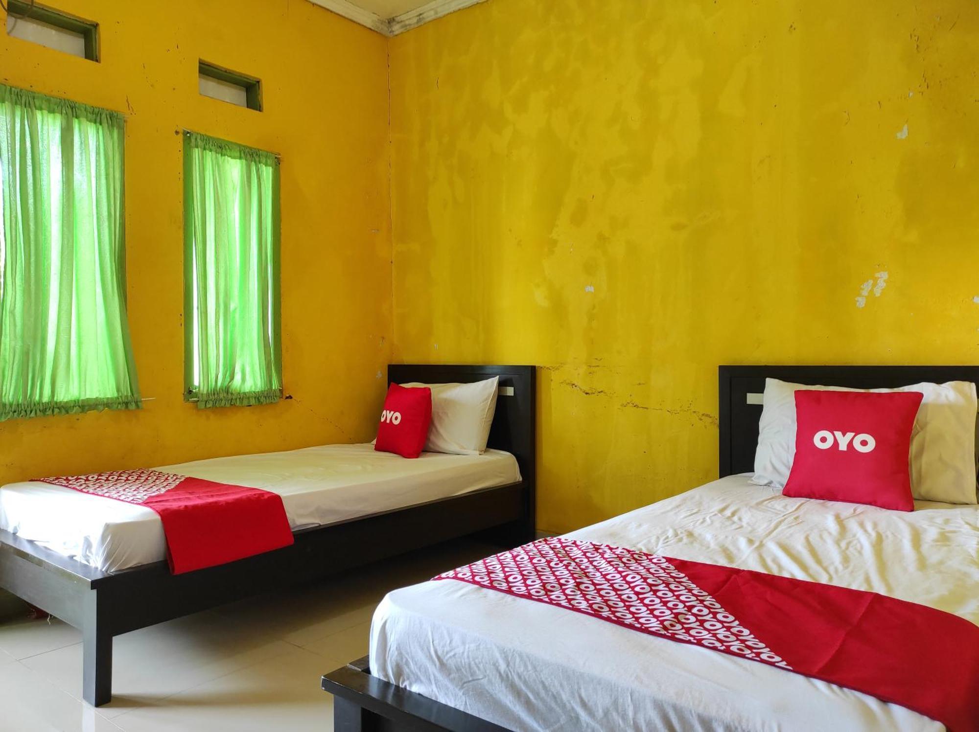 Oyo 90333 Wisma Tenang Jaya Syariah Majalengka Esterno foto
