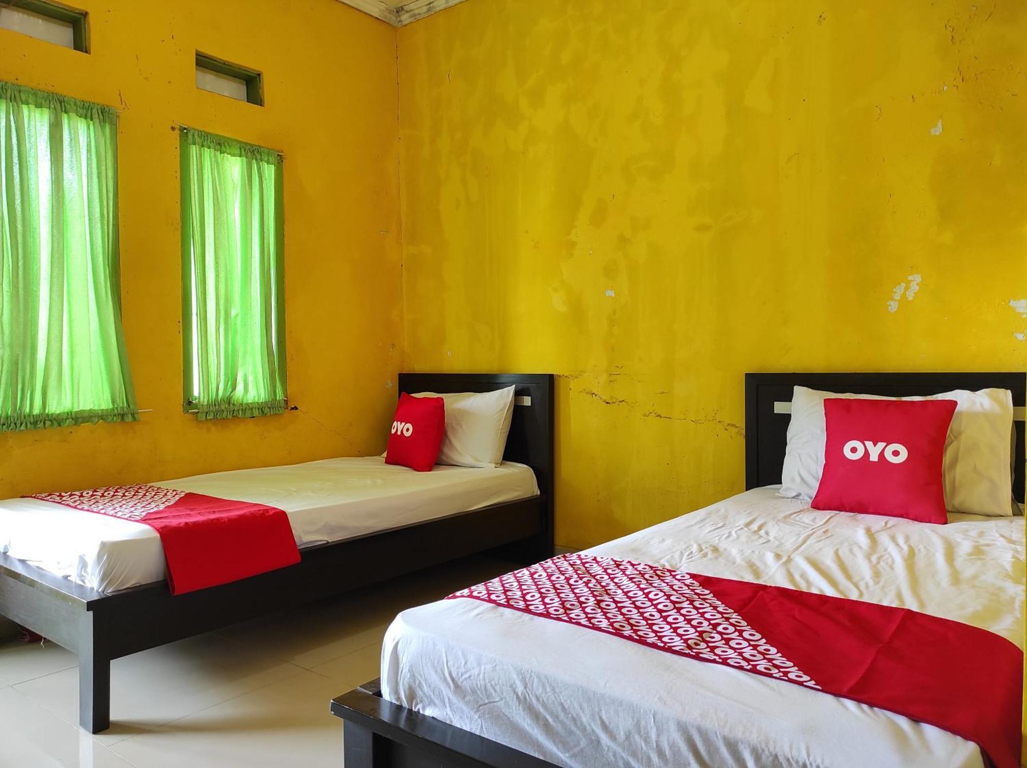 Oyo 90333 Wisma Tenang Jaya Syariah Majalengka Esterno foto